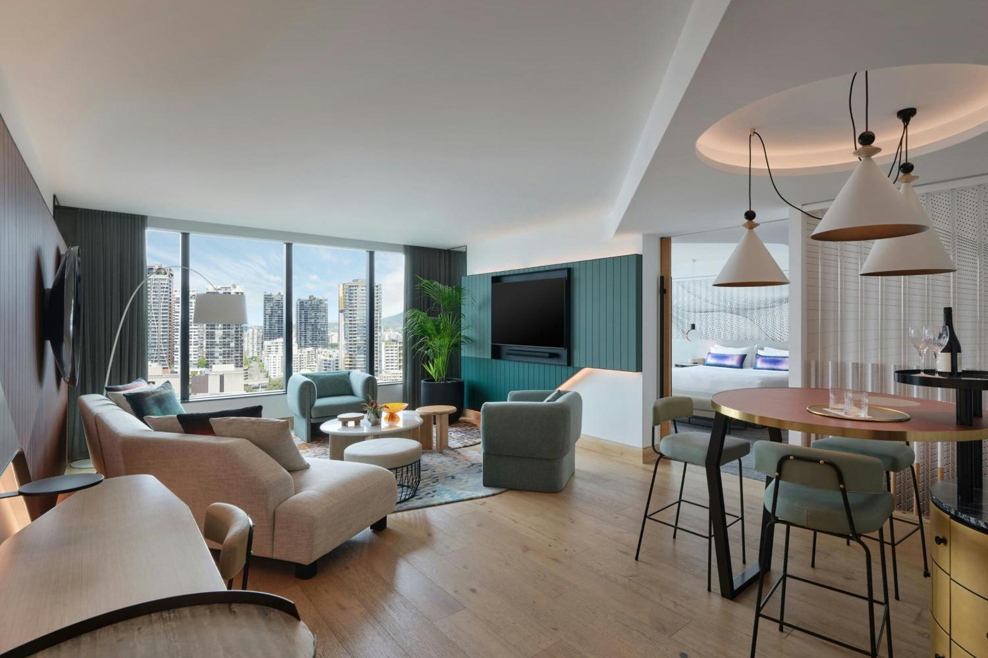 W Hotel 5*